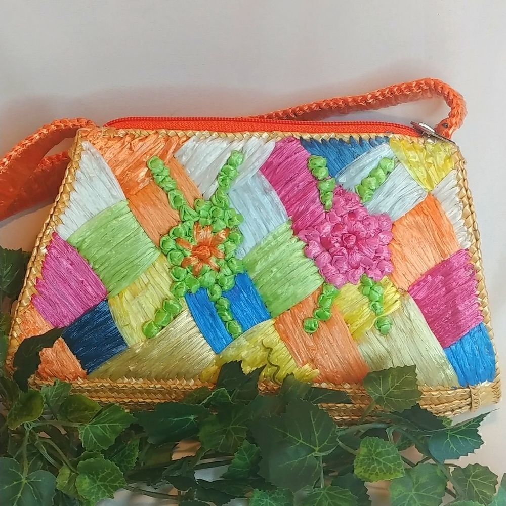 Sun "N" Sand. Perfect Vacation Straw Hand Bag. Like New!